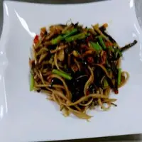 黄椒蕨菜炒海蚌