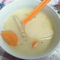 沙葛红萝卜鱼骨汤