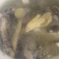 黄芪沙参白茯苓芡实薏米鱼汤