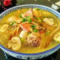 金华火腿菌菇炖鸡汤