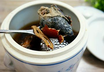 茶树菇炖鸡肉